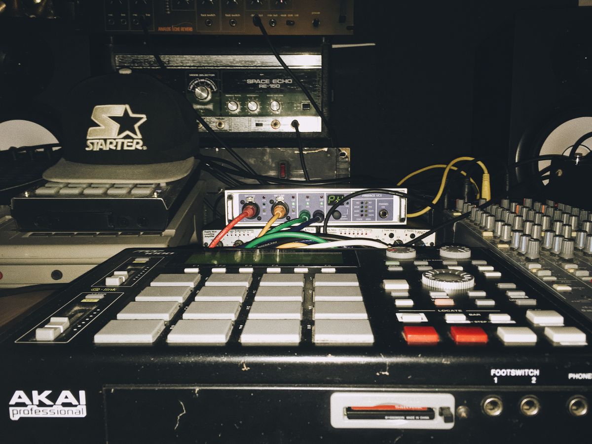 How to Pitch Samples for Boom Bap: Semitones, Tempo and Texture